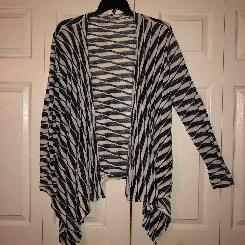 ❤️ Navy/White Flyaway Cardigan - 2X/3X